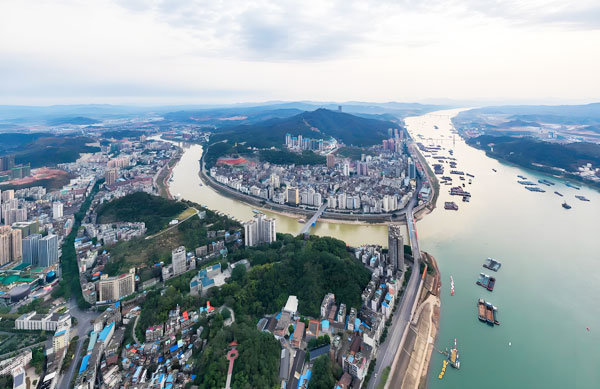湖北農村安全飲水提標工程水廠用哪種一體化凈水設備